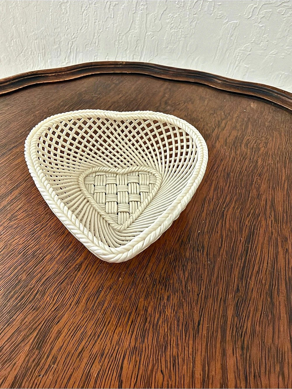 Belleek Woven Heart Basket in Cream